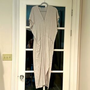 Zara Linen kaftan dress with pockets. Worn oncs. Pockets. Runs large